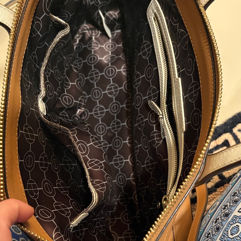 Henri Bendel brown leather - Picture 5 of 5